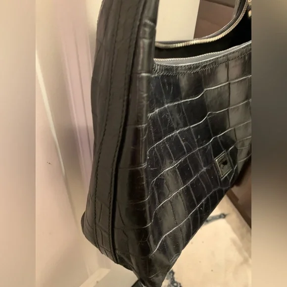 Black medium crocodile embossed dooney and bourke purse - Picture 3 of 7